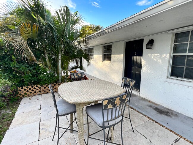 Building Photo - 3021 Albatross Rd