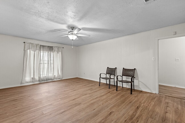 Building Photo - 1208 Clark St