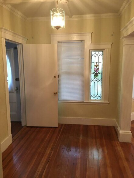Building Photo - 53 Bromfield Rd