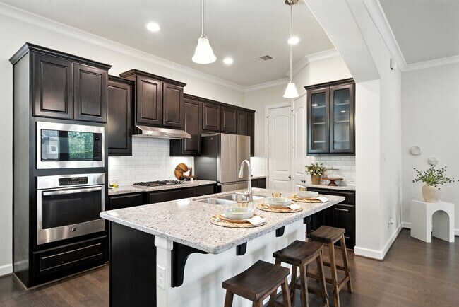 Building Photo - 9910 Spring Shadows Park Cir