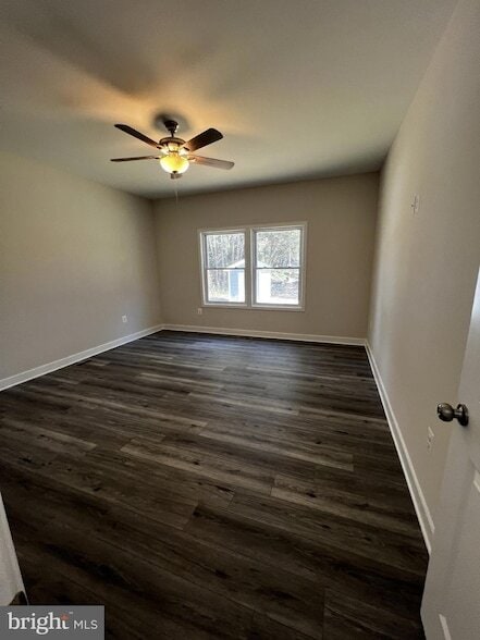 Building Photo - 38 Meadow View Ln