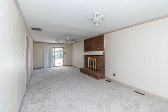 Building Photo - SPACIOUS Brick Home in Goldsboro (Wayne Memorial Drive area)