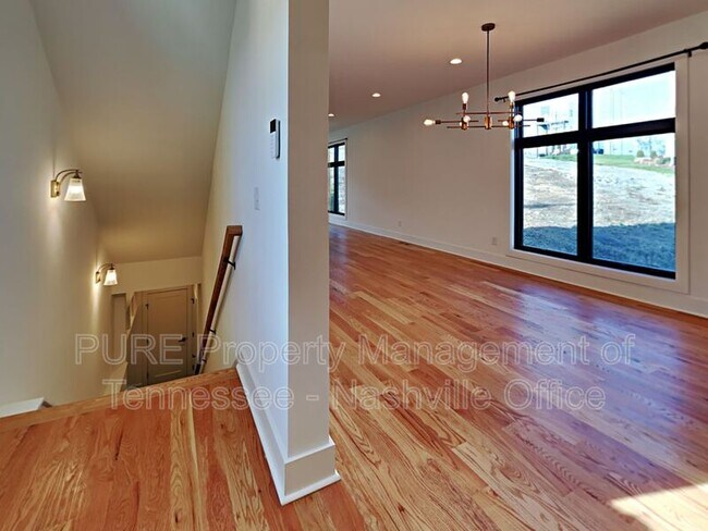 Building Photo - 1256 Thomas St