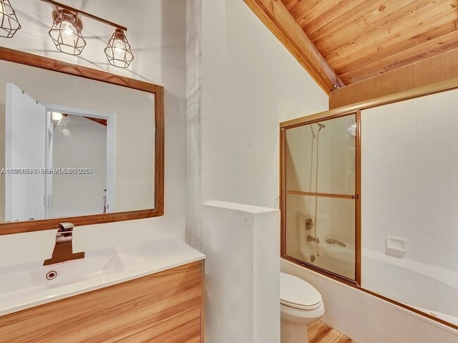 Building Photo - 2701 SW 58th Manor