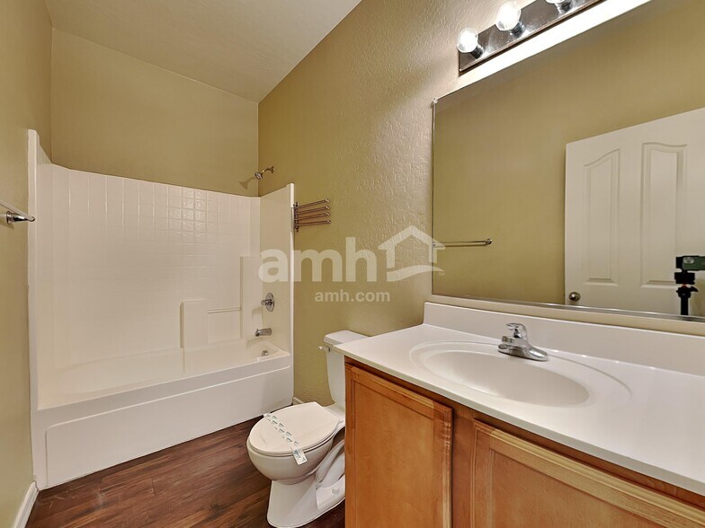 Building Photo - 2548 W Spencer Run