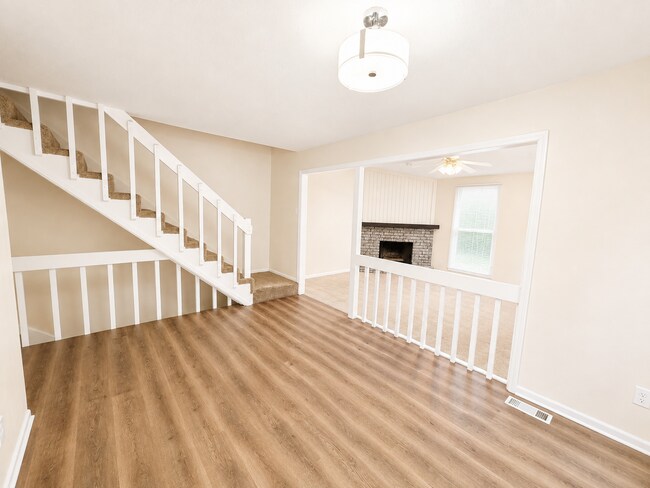 Building Photo - Spacious 3BR Duplex with Two Living Areas