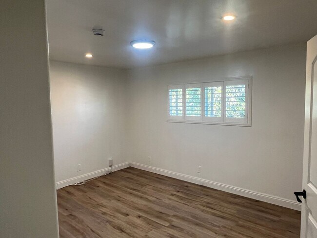 Building Photo - 134