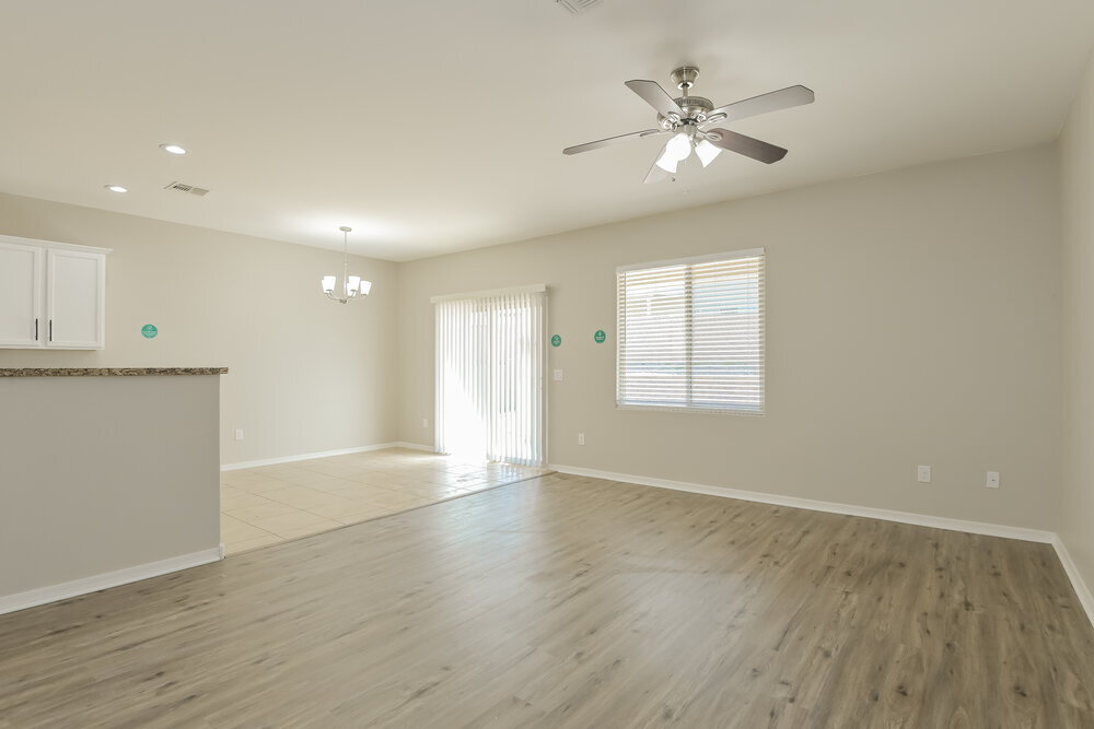 Building Photo - 8237 W Kittiwake Ln