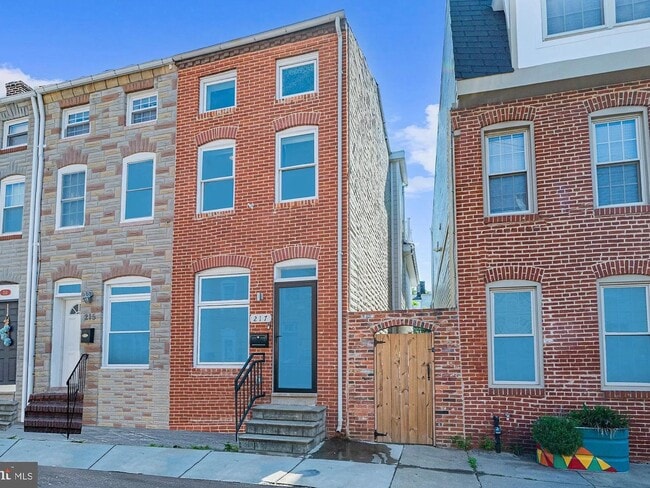 Street view - 217 S Regester St