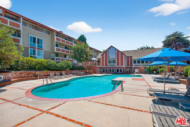 Building Photo - 6305 Green Valley Cir