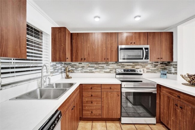 Building Photo - 9480 Tangerine Pl