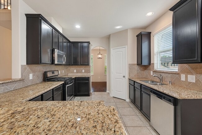 Building Photo - 13302 Hidden Valley Dr