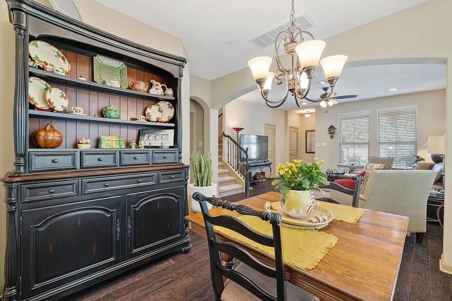 Building Photo - 1022 Lost Pines Ln