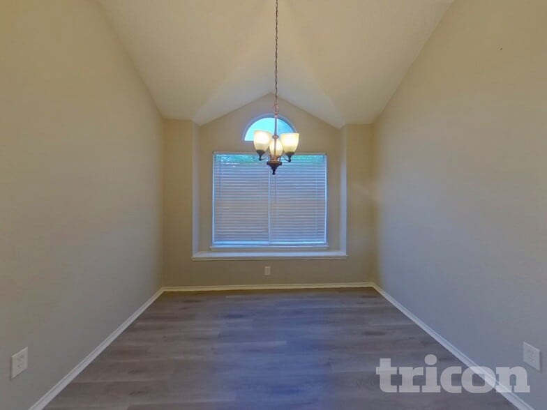 Building Photo - 907 Ponds Ct