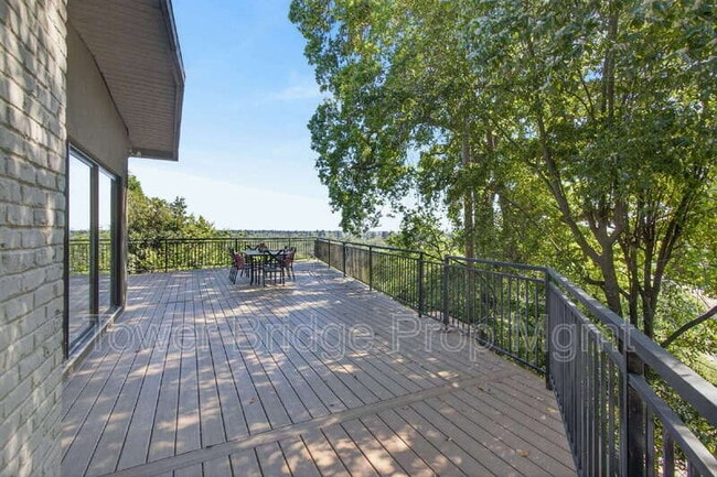 Building Photo - 3937 Orangewood Dr