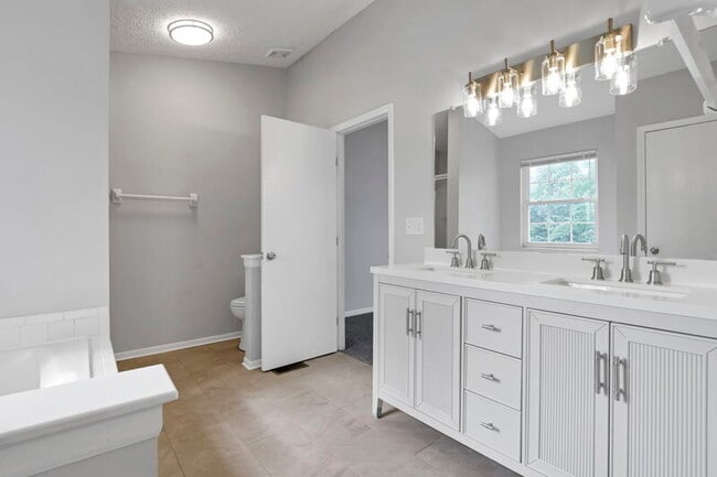 Building Photo - 3112 Fabyan Dr