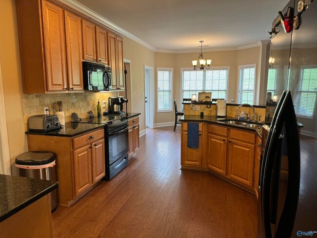 Building Photo - 2203 Rosebrooke Dr SW