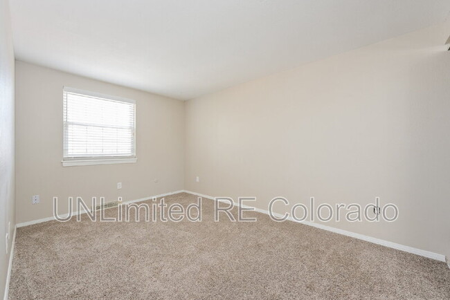 Building Photo - 7358 S Knolls Way