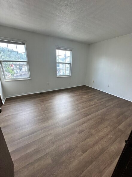 Second bedroom - 135 E Pike St
