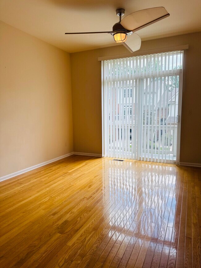 Building Photo - 37572 Newburgh Park Cir