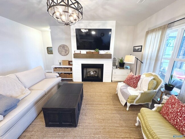 Building Photo - 12767 Tallulah Dr