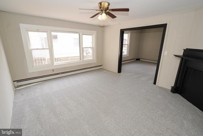 Building Photo - 305 E Pine St