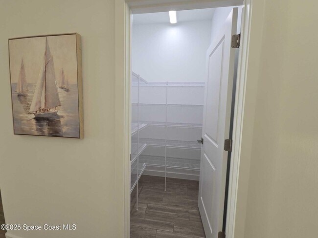 Building Photo - 3055 Dampier Dr