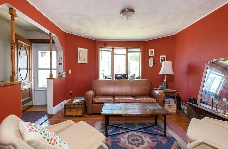 Building Photo - 30 Adrian St