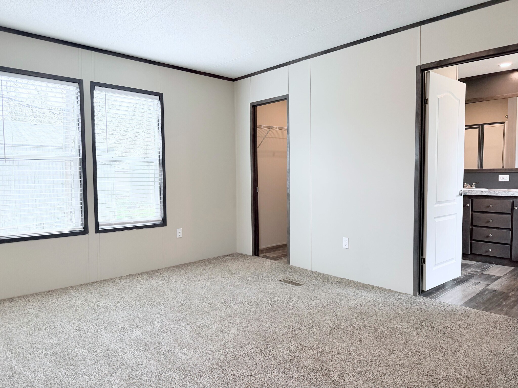 Building Photo - 117 Betty St