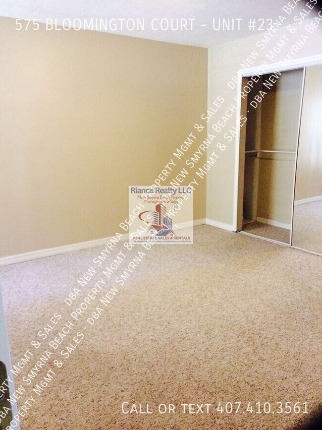 Building Photo - 575 Bloomington Ct