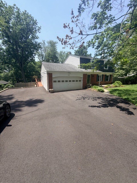 Building Photo - 238 Pond Dr