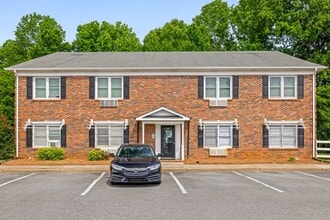 Building Photo - 113 Stroupe Rd