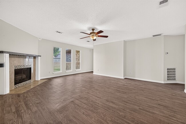 Building Photo - 7407 Cortes Dr
