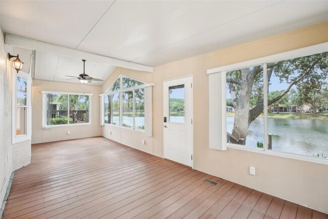 Building Photo - 6621 La Mesa Rd