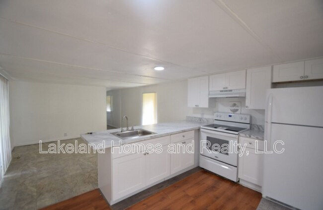 Building Photo - 3306 Peachtree Hill Rd