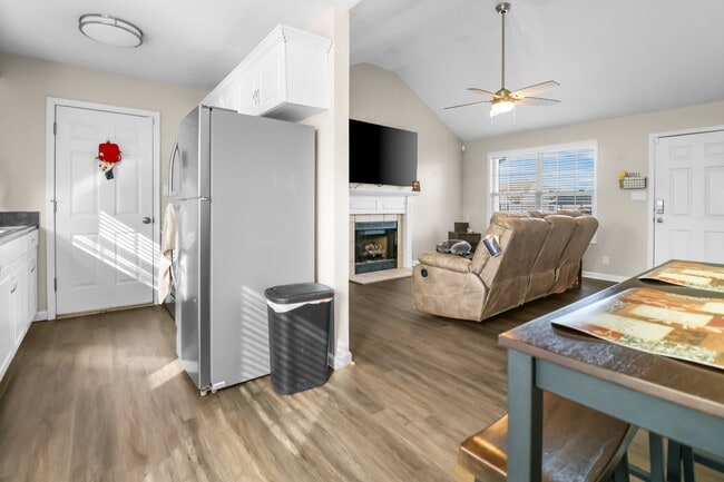 Building Photo - 3741 Cave Mill Ct