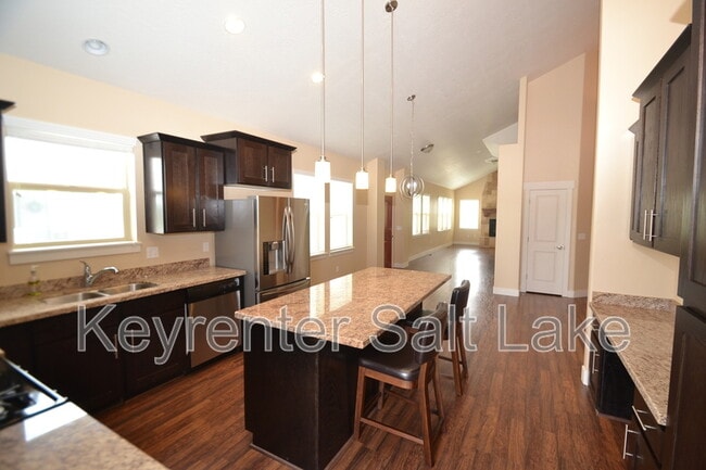 Building Photo - 938 Rebecca View Dr