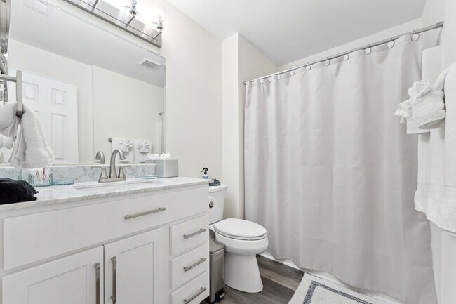 Building Photo - 214 Bridgefield Pl