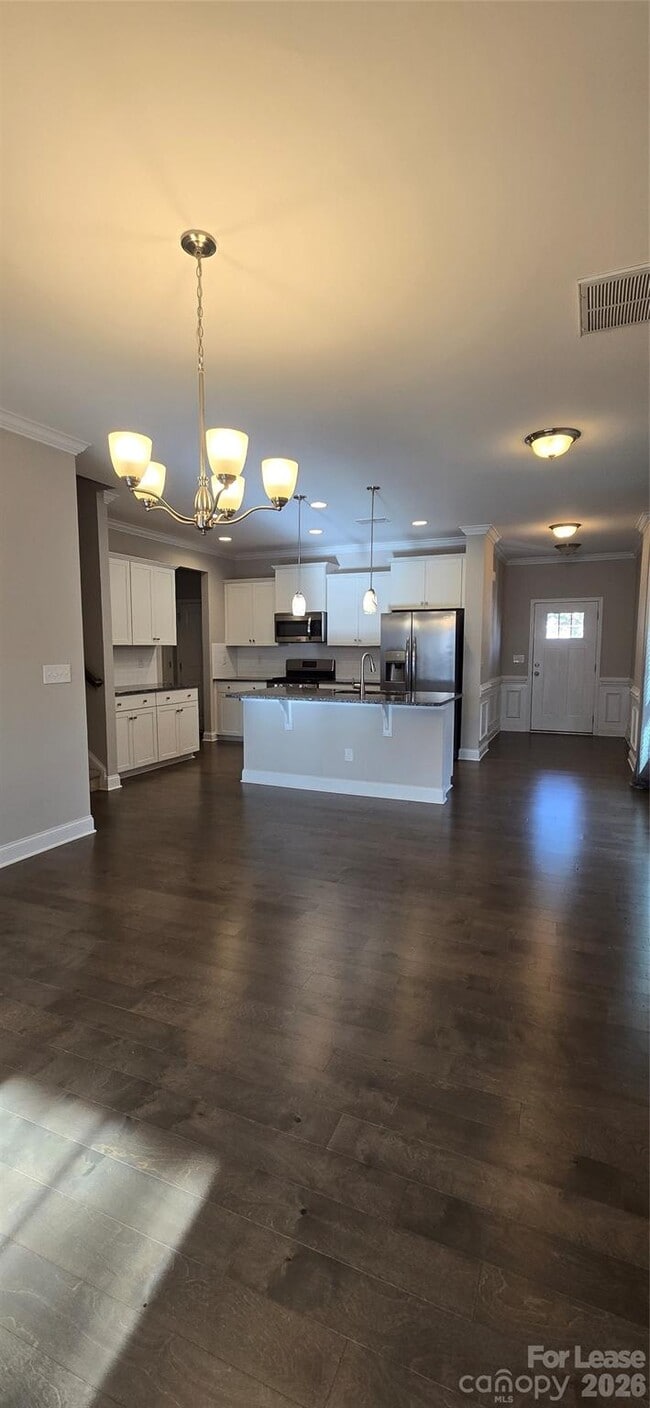 Building Photo - 990 Pennington Dr