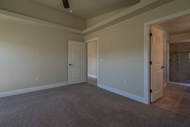 Building Photo - Pet Friendly-Beautiful 3 bed 2 bath home w...