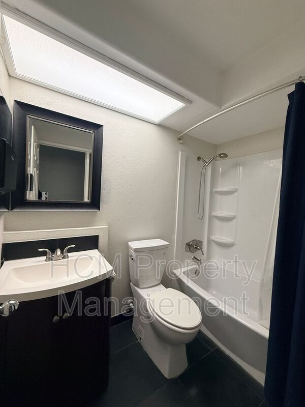 Building Photo - 25133 Via Azul