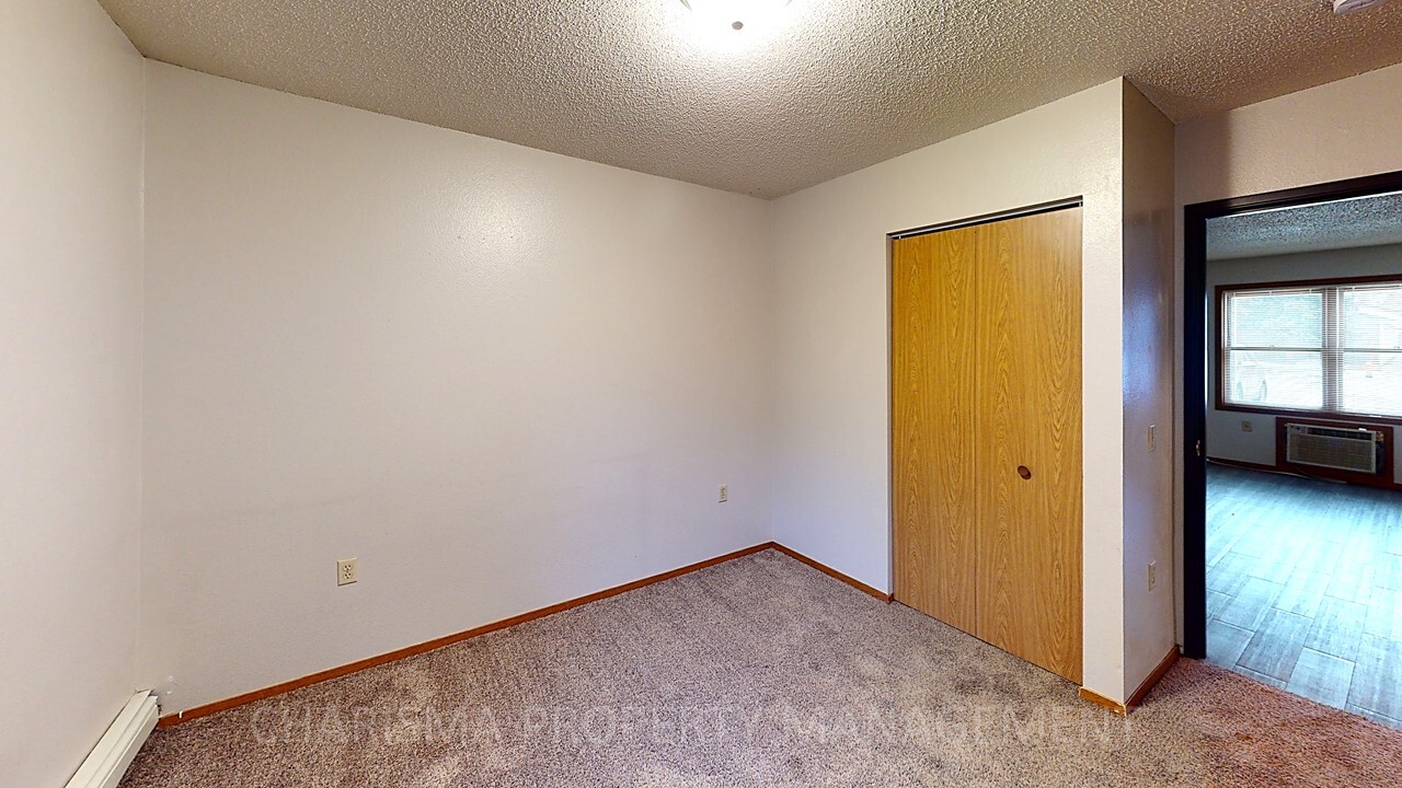 Building Photo - 3510 S Sertoma Ave