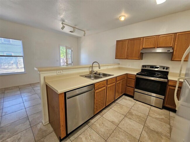 Building Photo - 304 Windridge Village Cove