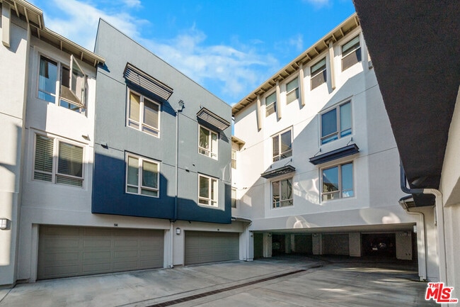 Building Photo - 5509 W 149th Pl