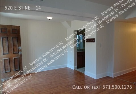 Building Photo - Light & Bright 1Bd Condo with Spacious Pri...