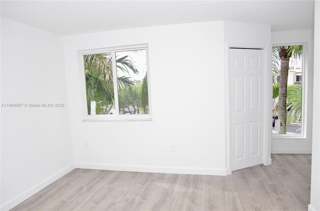 Building Photo - 8660 NW 6th Ln