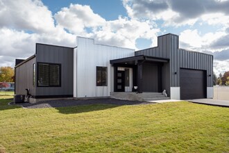 Building Photo - Fully Furnished New 5 Bed, 3 Bath Modern Home with over 3,241 Sq. Ft. on 2 Acres- MEAD SCHOOL DIS...