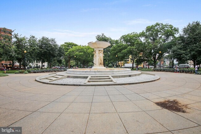 Building Photo - 1343 Q St NW