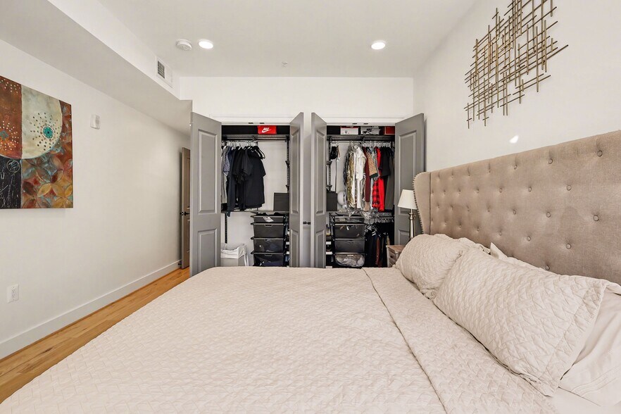 Building Photo - 811 Upshur St NW