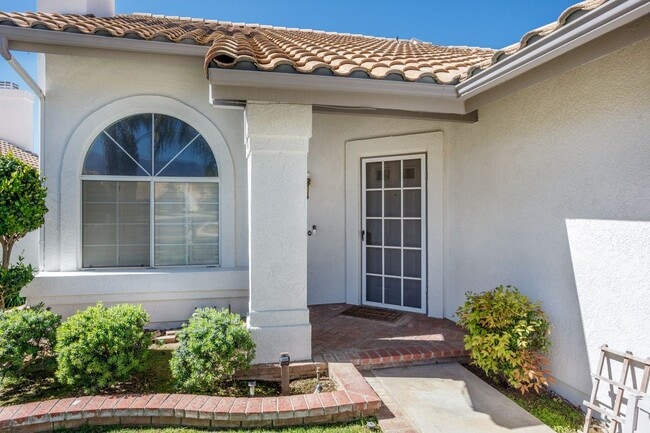 Building Photo - 5168 W Pinehurst Dr